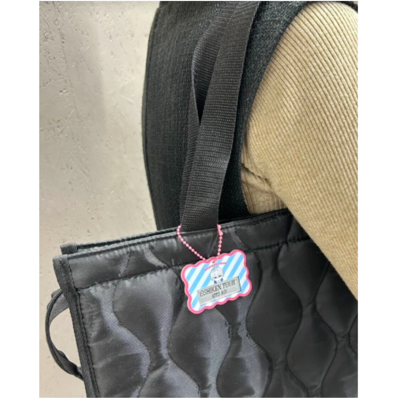 銀テホルダー風アクキー